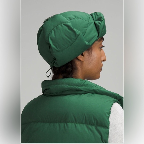 Lululemon Wunder Puff Trapper Hat in Everglade Green main image 7